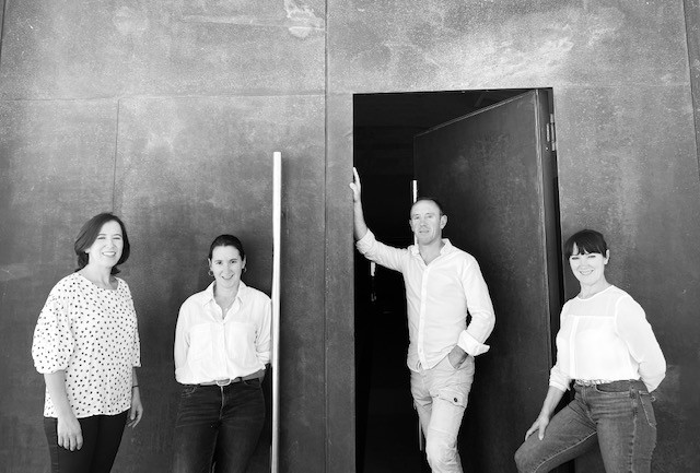 SIBLINGS.jpg Hermanos