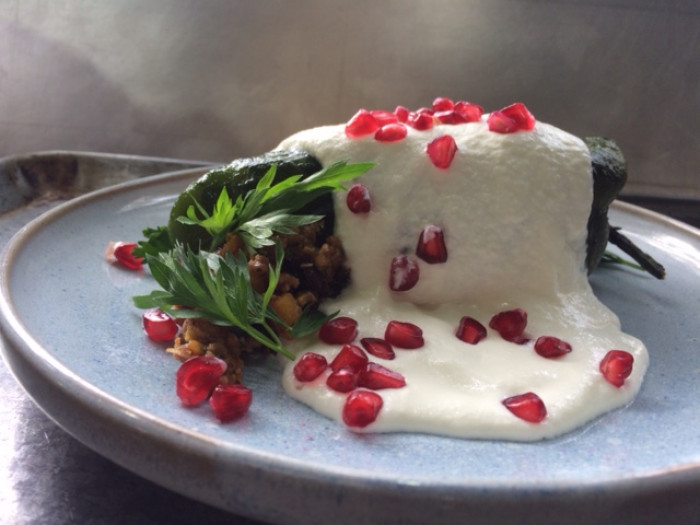 Chile en nogada del restaurante Temporal, colonia Condesa, Ciudad de México.